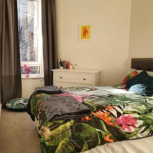  Apartment The Flat With The Pink Door Großbritannien
